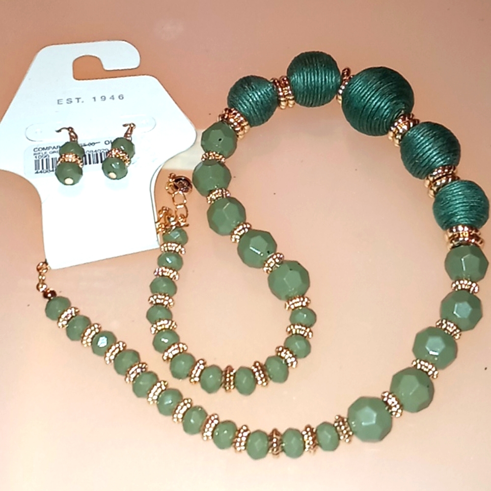 C 1946 green & gold jewelry set
